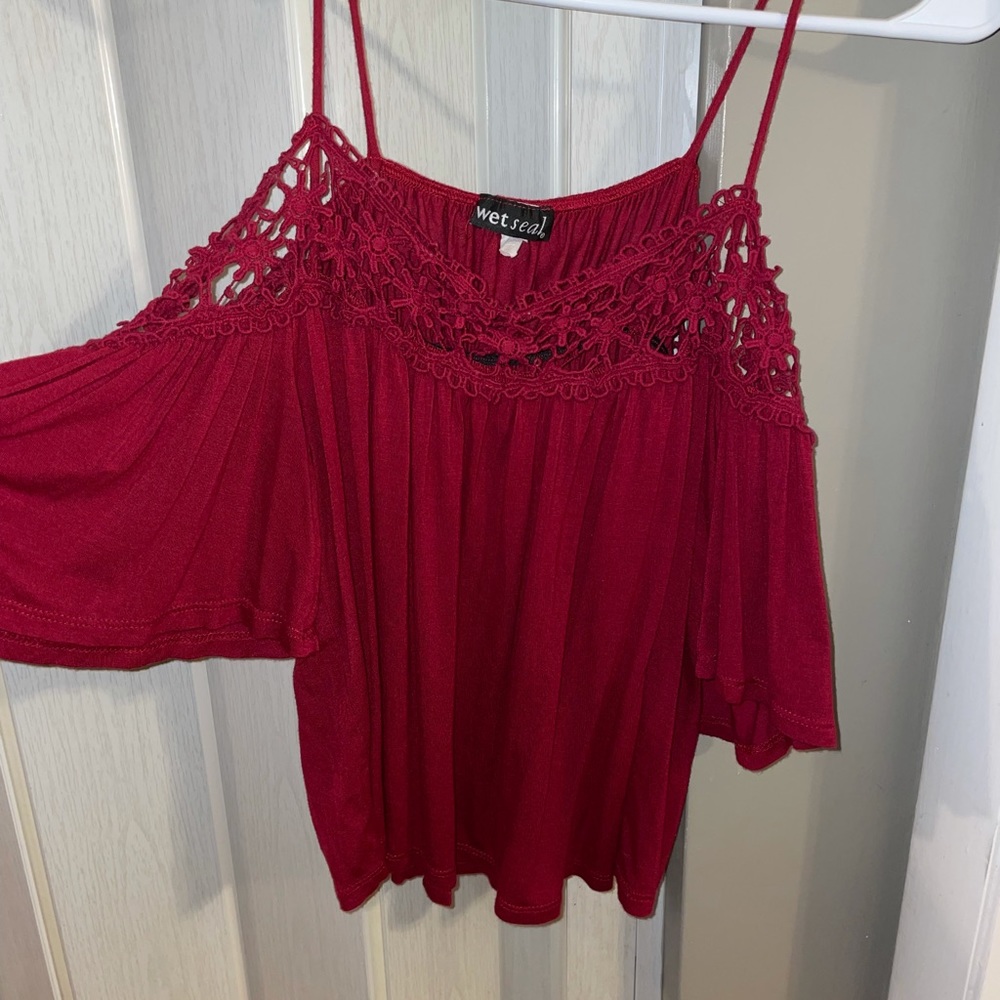 Maroon tank top with flowy sleeves and lace top from Wet Seal size small